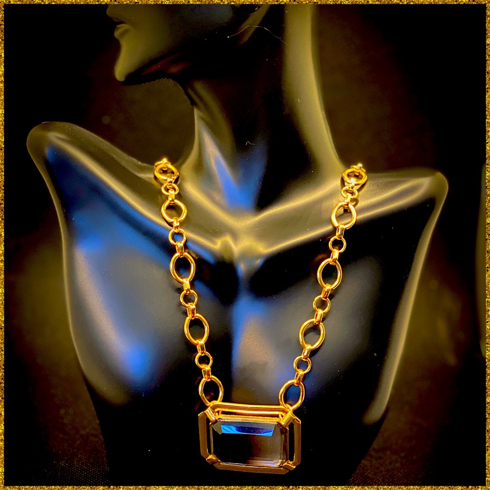 Beautiful Gold Necklace with Stone Pendant